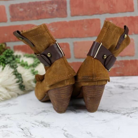 Naughty Monkey Brown Suede Leather Ankle Harness Boots Size 8 Women's - Picture 4 of 9